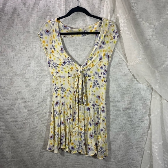 NWT free people it takes two floral wrap dress size XS - Picture 4 of 6